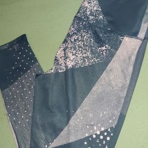 Zyia leggings